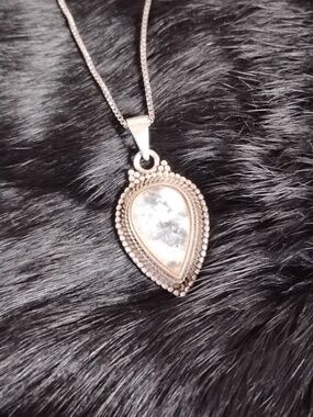 Teardrop Agate Silver Pendant Necklace - Elegant Women's Jewelry